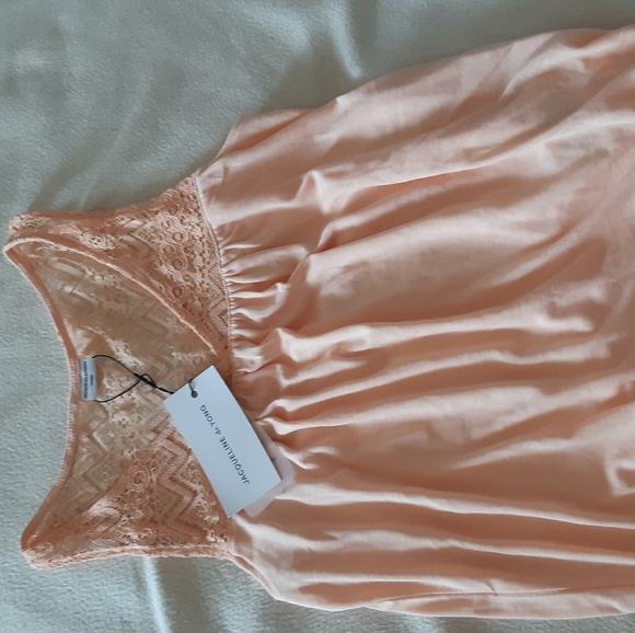 NWT Peach lace tank top 🍑 - Picture 3 of 4